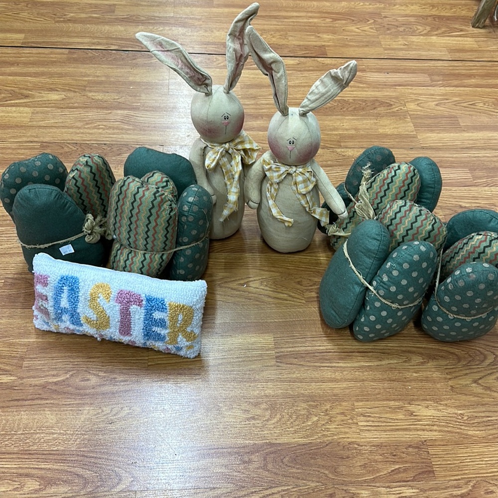 Brand new Easter bundle Decors